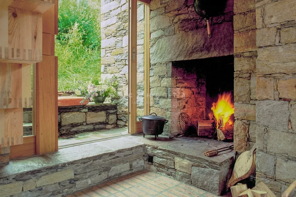 Capolavoro architettonico con fascino ticinese e vista lago – photo 7 of 13