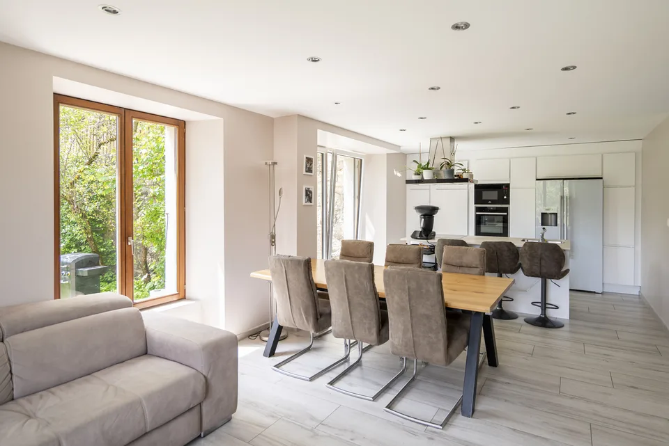 Bâtisse du 19ème de 3 appartements