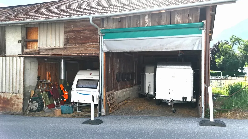 Stable, Barn and Horse Boxes – Building Land W3 with Potential – photo 8 of 9