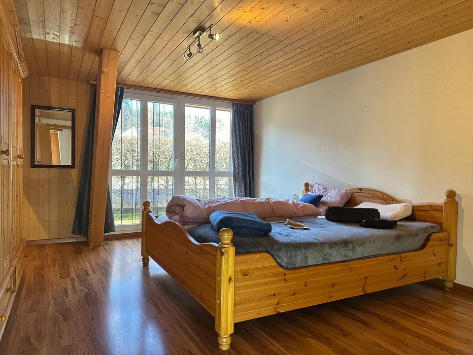 Grosszügige 6.5-Zimmer-Wohnung mit grosser Terrasse und Garten