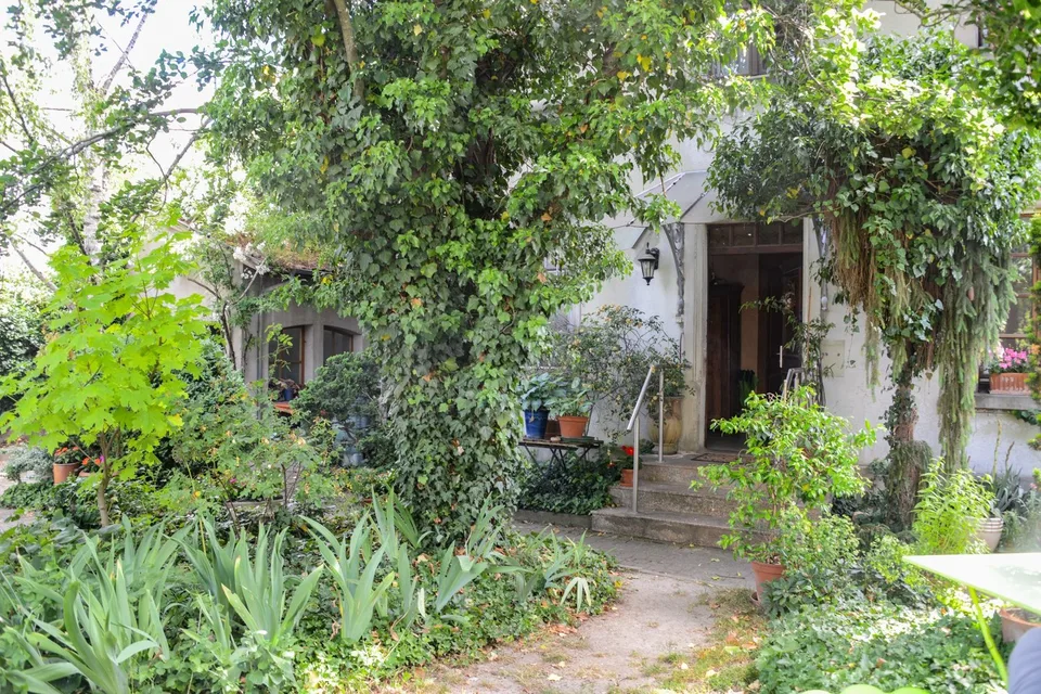 OFFRE EXCLUSIVE – MAISON DE CARACTÈRE AVEC GRAND POTENTIEL – PRÈS DU CENTRE-VILLE ET DE LA GARE