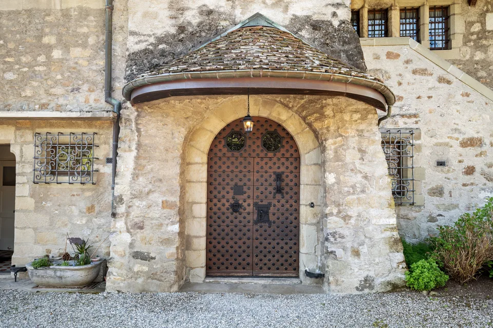 Château de Bochat Authentique et de nature familiale
