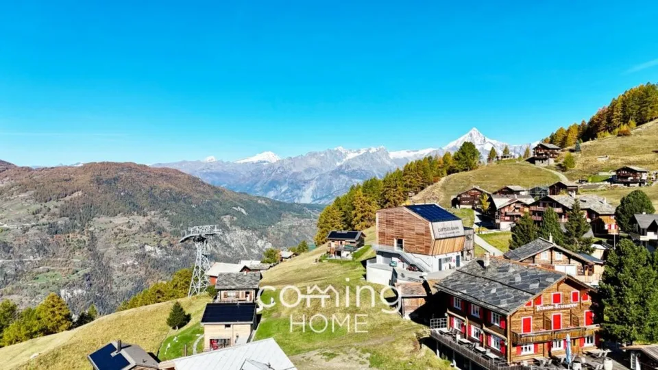 Gspon - Raro terreno edificabile su soleggiato altopiano con vista panoramica alpina