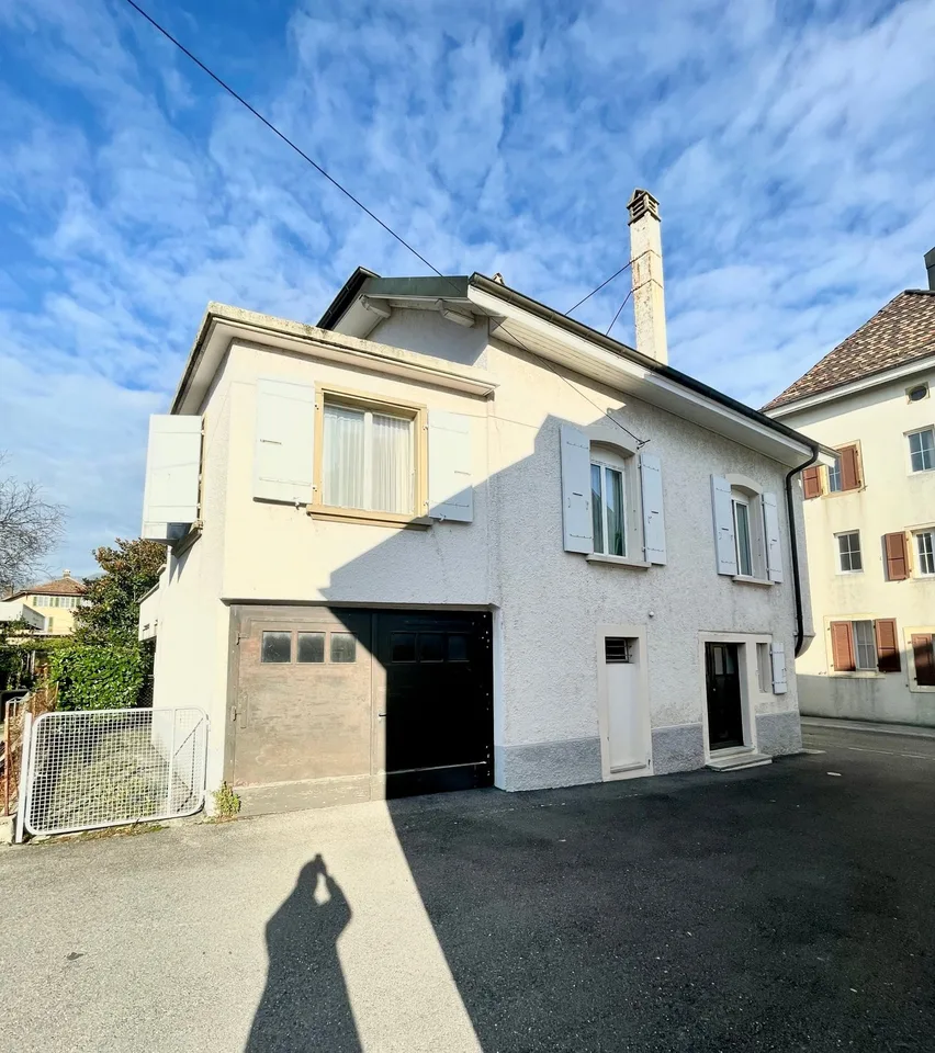 Mitten im Herzen des Dorfes Cortaillod, charmantes Dorfhaus