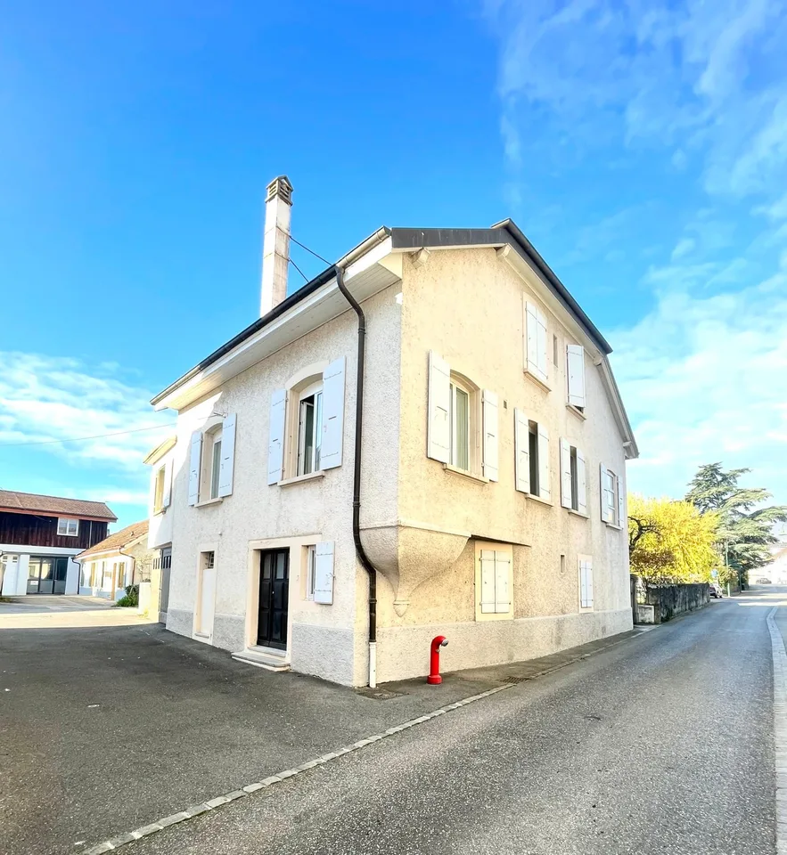 En plein coeur du village de Cortaillod, charmante maison villageoi...