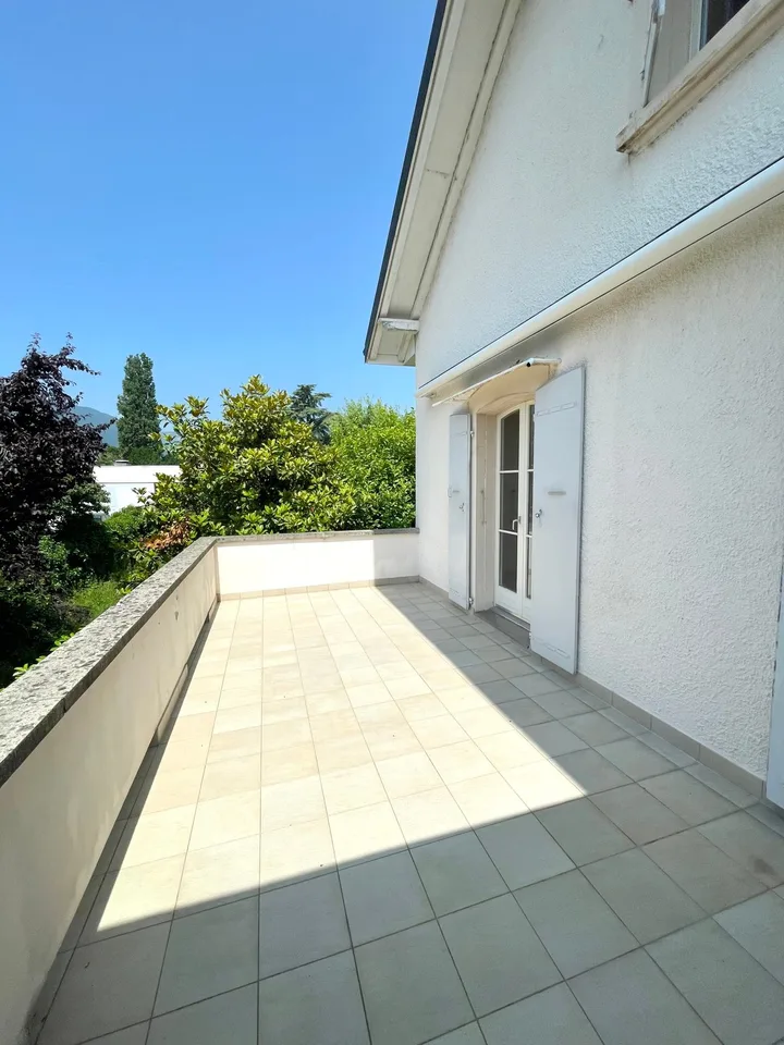 En plein coeur du village de Cortaillod, charmante maison villageoi... – photo 9 sur 10