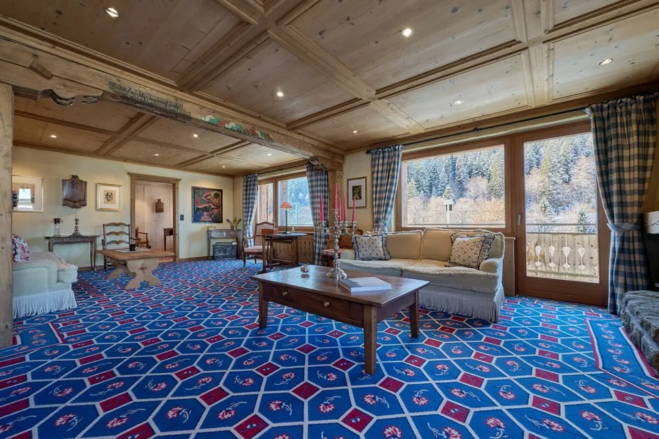 Exklusive Luxuswohnung mit Chalet Charakter im Zentrum von Klosters