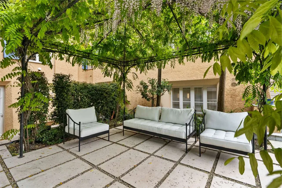 Prächtige Art-Déco-Villa in einer sicheren Anlage – Foto 8 von 11
