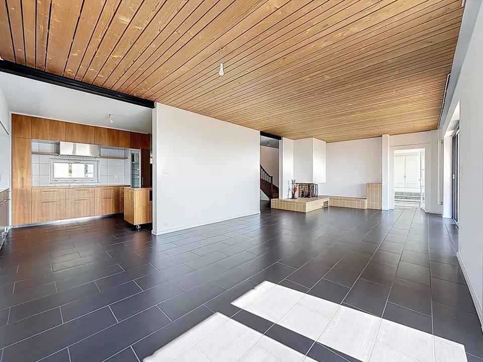 Villa indipendente di 7,5 locali con vista lago