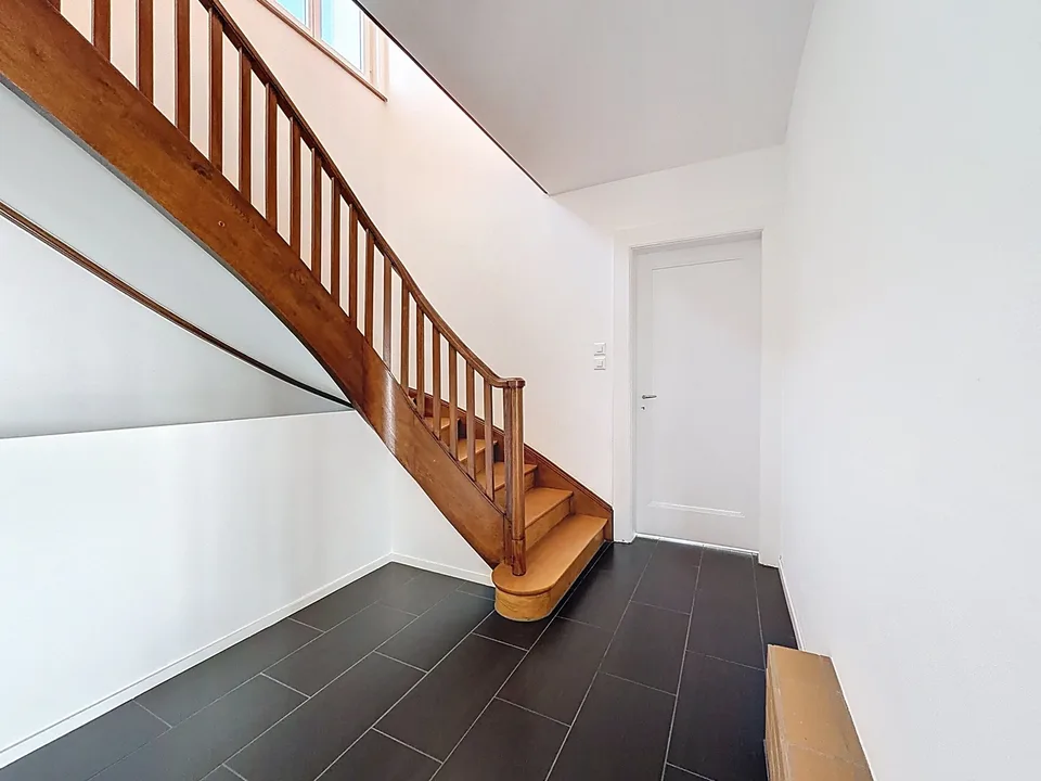 Villa indipendente di 7,5 locali con vista lago