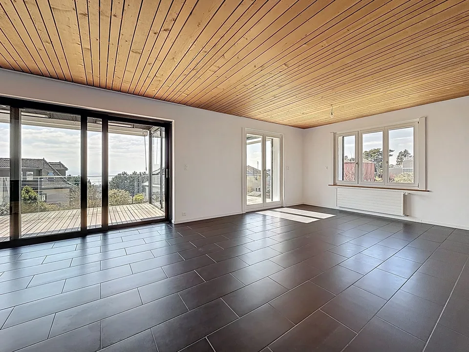 Villa indipendente di 7,5 locali con vista lago