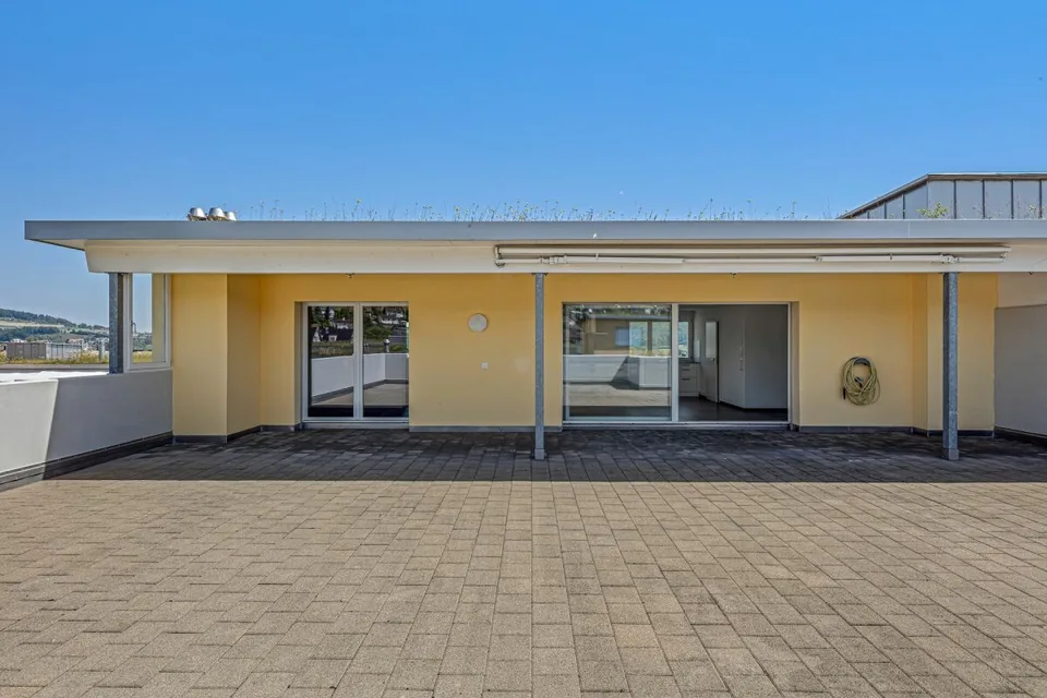 HELLE, RUHIGE ATTIKA MIT AUSSICHT UND PRIVATSPHÄRE