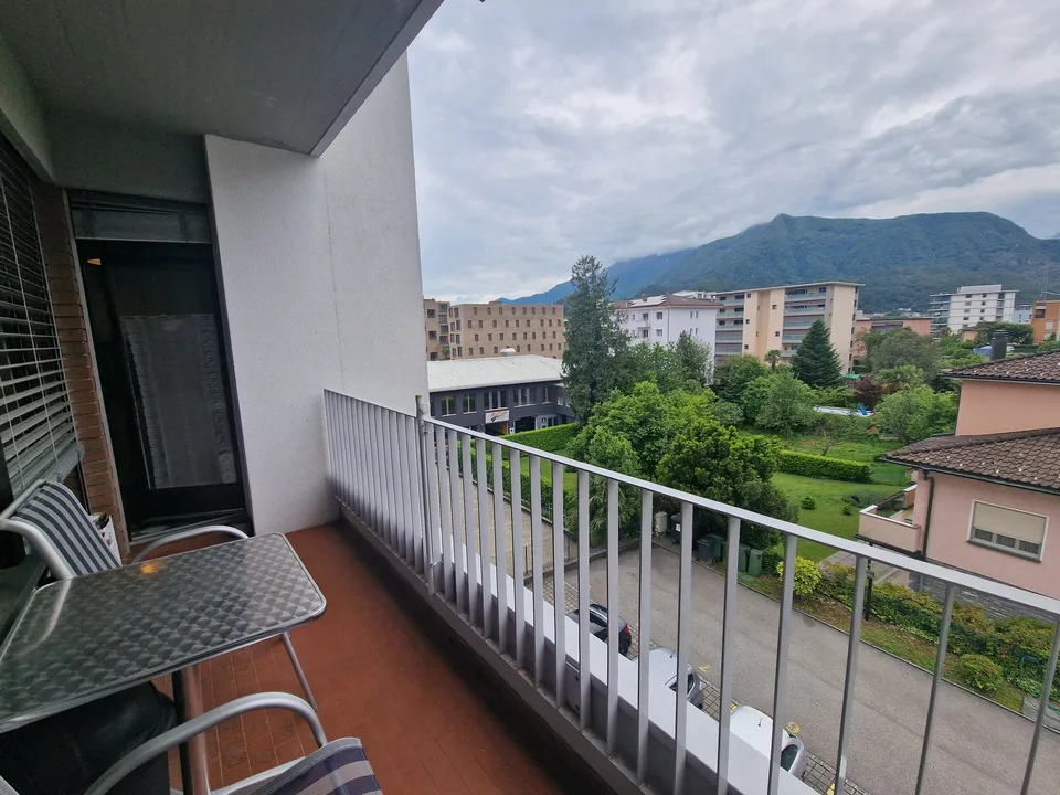 VENDESI SPAZIOSO APP.TO 3.5 LOCALI