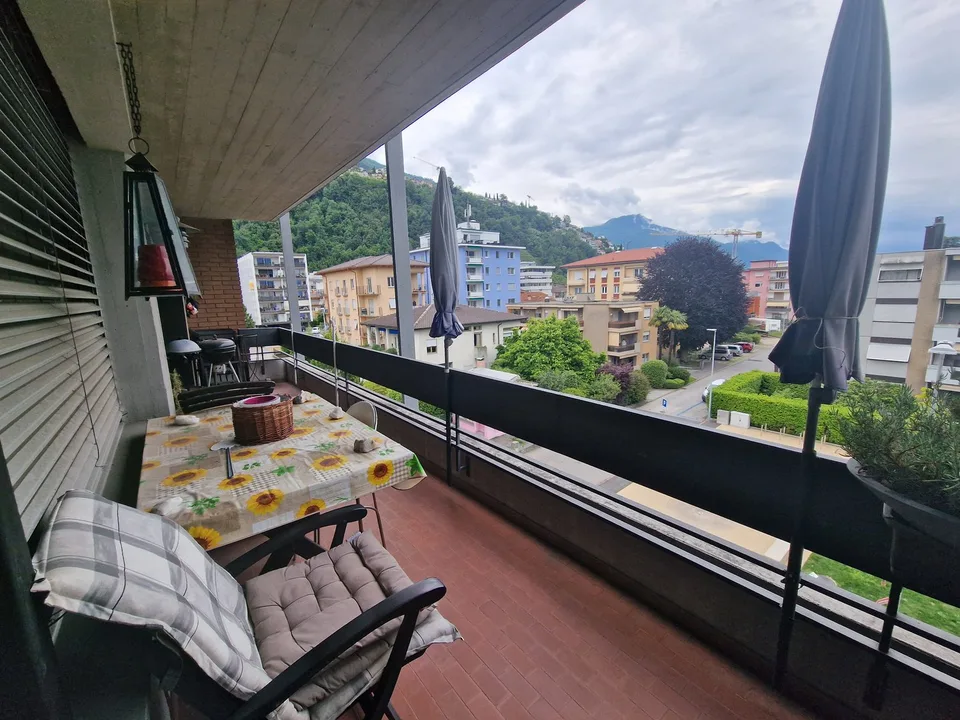 VENDESI SPAZIOSO APP.TO 3.5 LOCALI