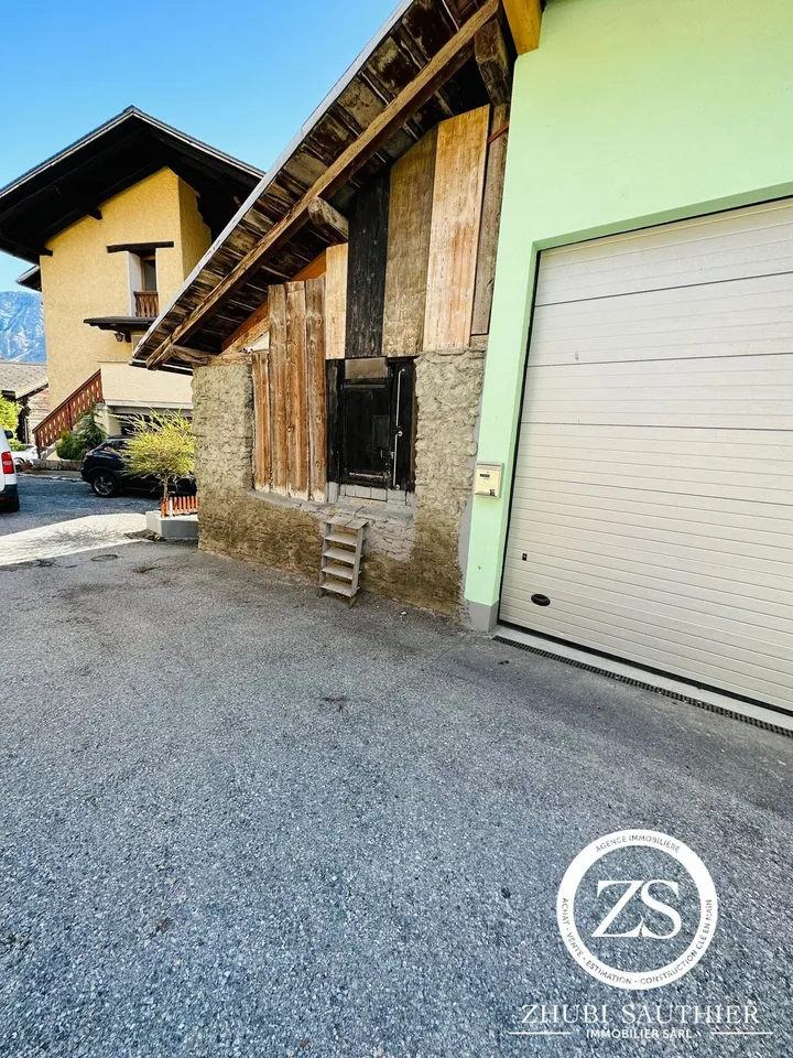 Fienile da ristrutturare con progetto autorizzato – foto 6 di 16