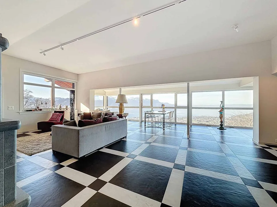 MAISON INDIVIDUELLE  DE 6,5 PIECES AVEC SUPERBE VUE PANORAMIQUE DANS QUARTIER RESIDENTIEL TRES CALME