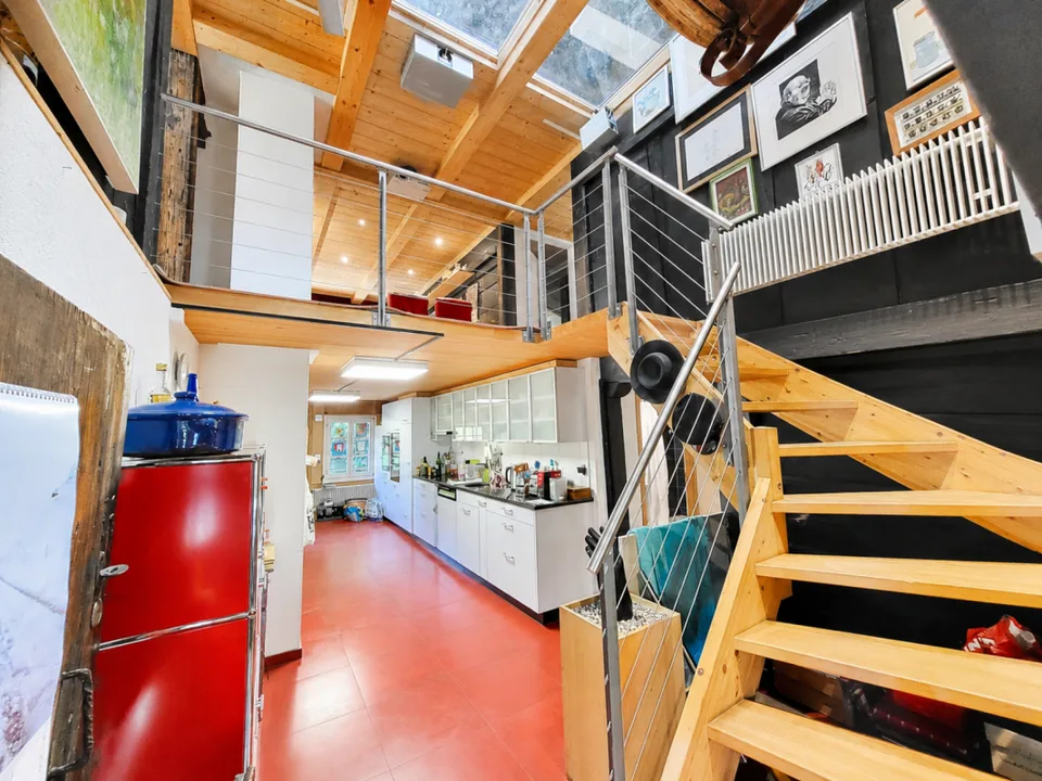 Idyllisch gelegenes, freistehendes und saniertes Bauernhaus