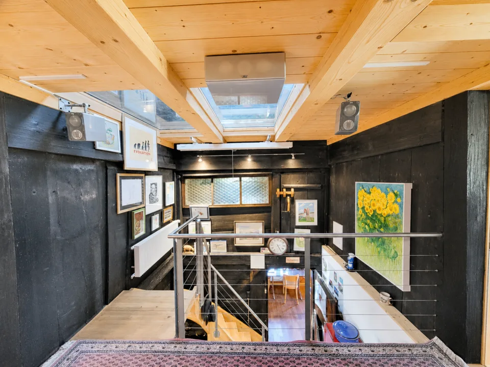 Idyllisch gelegenes, freistehendes und saniertes Bauernhaus