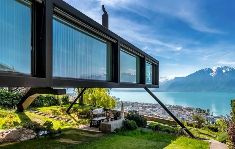 Chef-d'OEuvre au coeur de la Riviera ! Vue à 360, à 10 minutes de Vev
