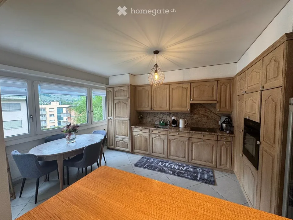 For Sale 4.5-Room Apartment in Noës 112 m²