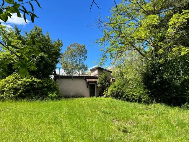 Rustico in posizione tranquilla e molto soleggiata con grande terreno e vista lago – foto 14 di 20