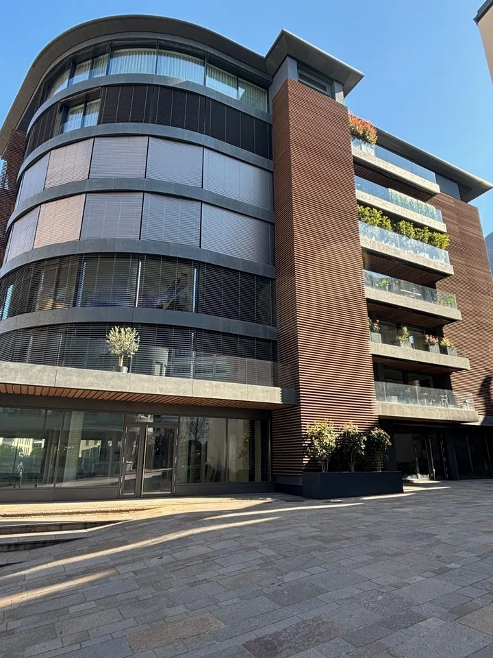 Elegantes 4.5-Zimmer-Wohnung mit großer Terrasse in der renommierten Residenza Parco – Foto 22 von 22