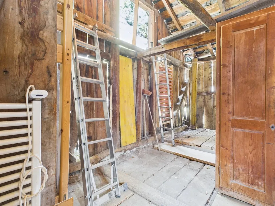 Appartement dans un immeuble ancien avec dépendances et parkings – photo 10 sur 15