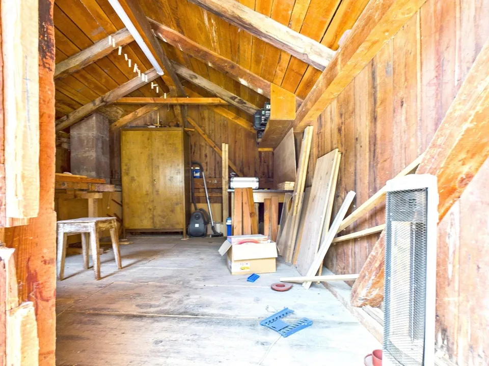 Appartement dans un immeuble ancien avec dépendances et parkings – photo 8 sur 15