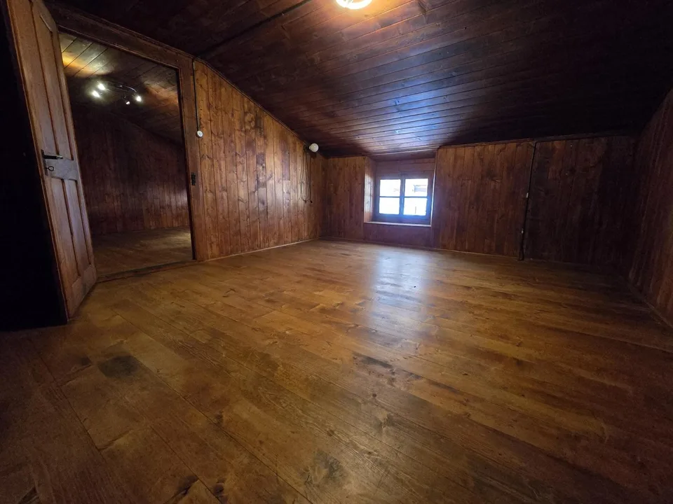 Ein Projekt zum Träumen: Haus zur Renovierung im Herzen von Praz-de-Fort - schönes Potenzial für 2 Wohnungen