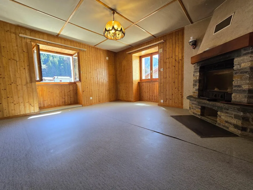 Ein Projekt zum Träumen: Haus zur Renovierung im Herzen von Praz-de-Fort - schönes Potenzial für 2 Wohnungen