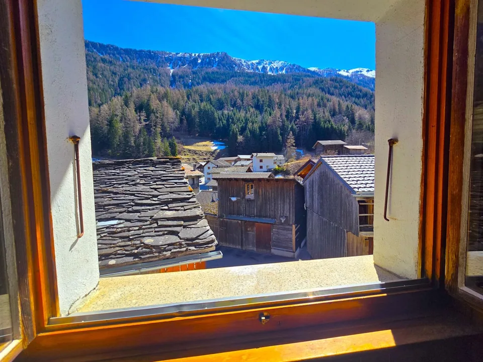 Un projet à imaginer : Maison à rénover au coeur de Praz-de-Fort - beau potentiel de 2 logements