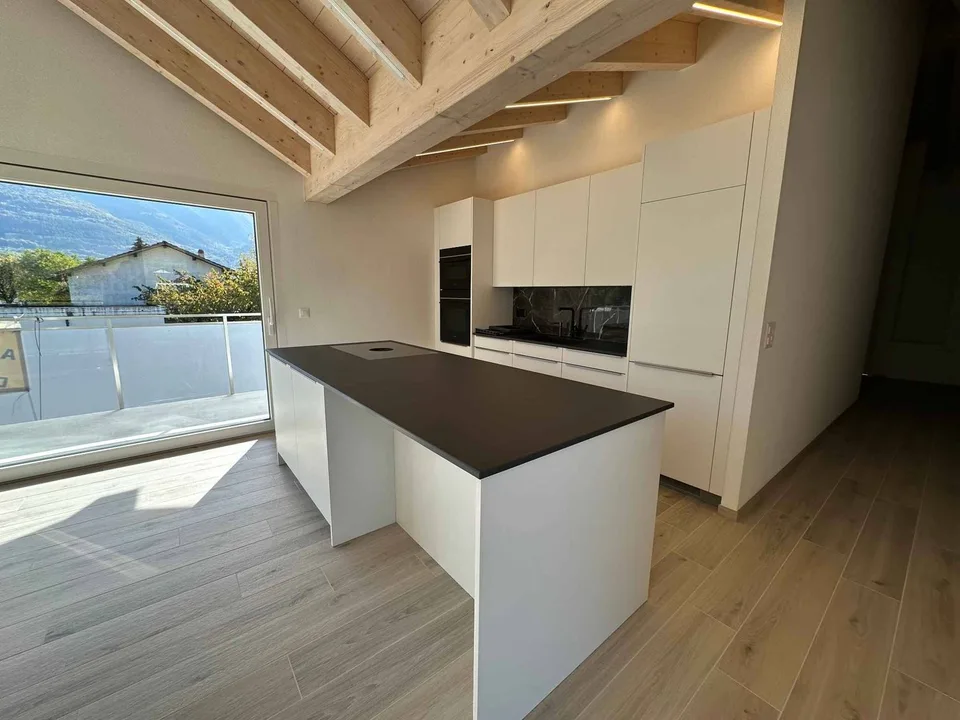 Neue 4.5-Zimmer-Wohnung + Büro