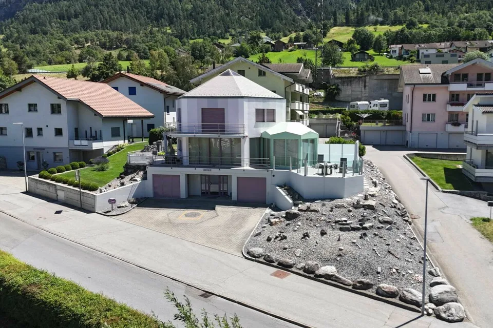 Architektur mit Identität in Brig-Glis - grosszügiges Einfamilienhaus, sonnig und renoviert