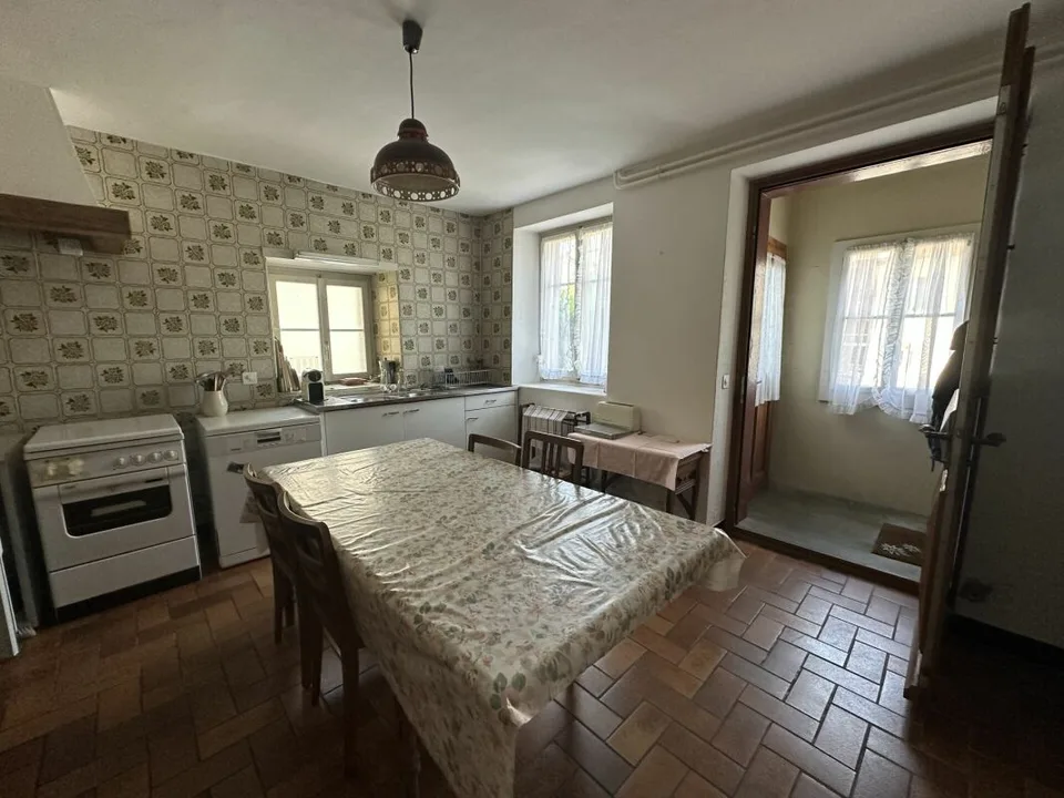 Casa da ristrutturare/trasformare