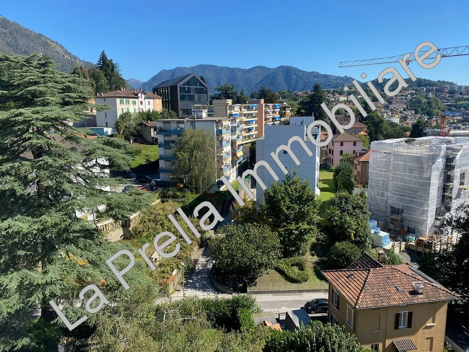 Luminoso appartamento 3.5 locali con balcone e vista panoramica a Vacallo