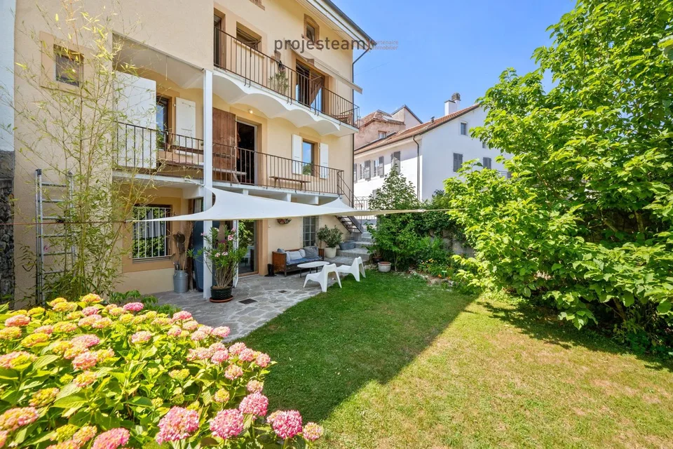 Maison de village de caractère de 4 étages ? 320 m² habitables sur 1'815 m² de terrain