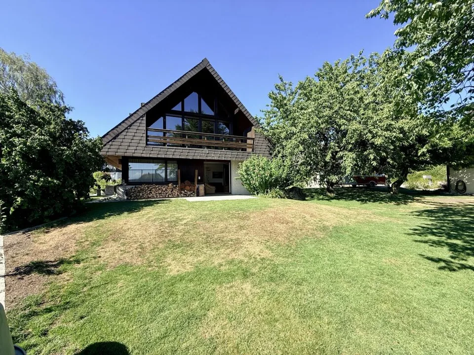 Freistehendes Einfamilienhaus mit Erdsondenheizung, Gaggenau-Küche und Gartenparadies