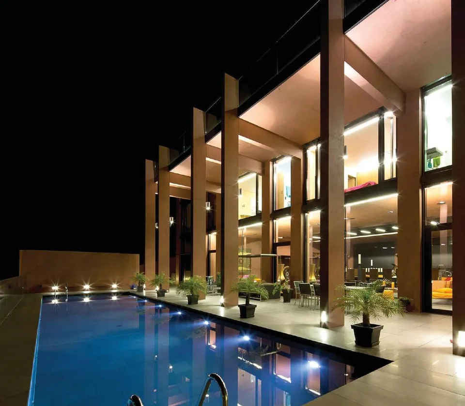 Casa Rossa - un capolavoro contemporaneo affacciato sul Lago