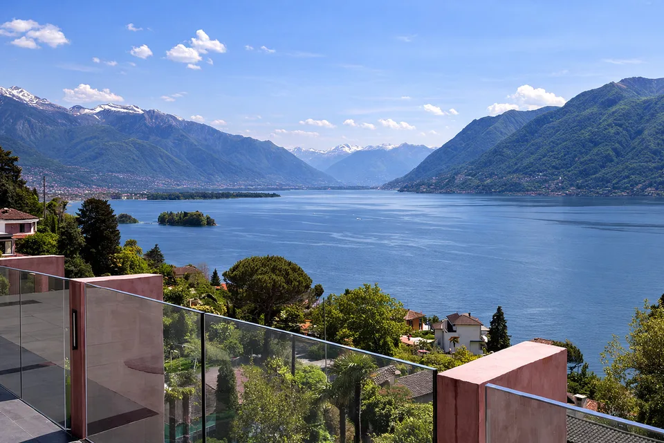 Casa Rossa - un capolavoro contemporaneo affacciato sul Lago