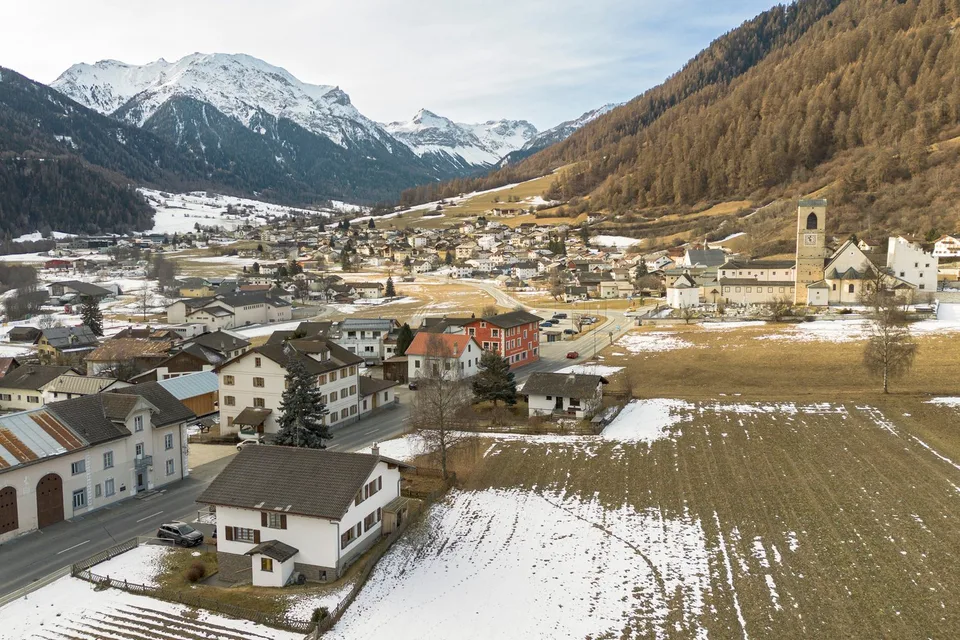 Ideale come casa per le generazioni o per vivere e affittare
