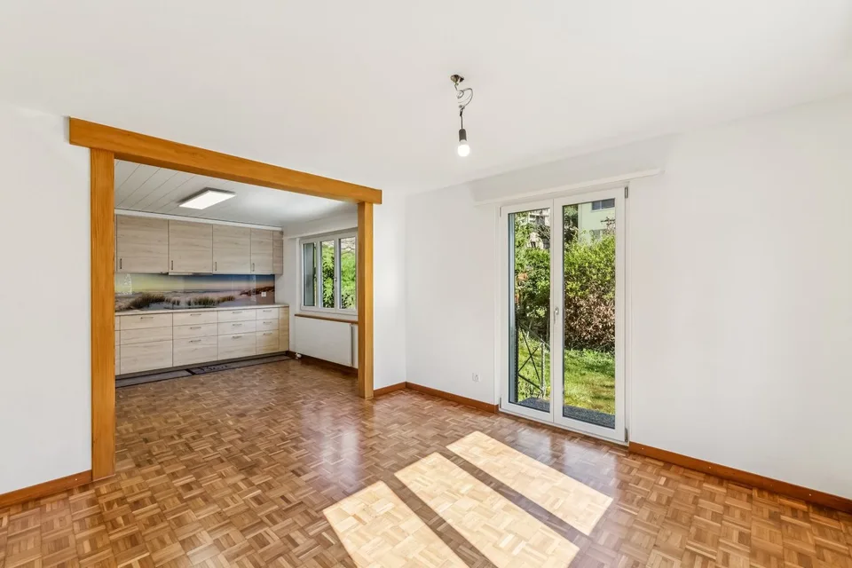 Paradiso familiare modernizzato con un giardino meravigliosamente grande