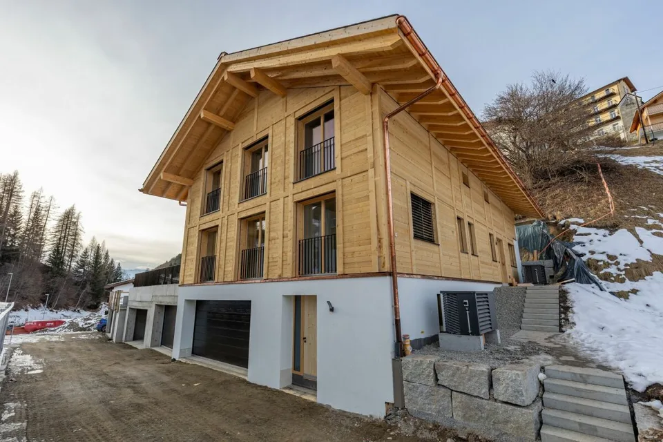5.5-Zimmer-Doppeleinfamilienhaus als hochwertiger Erstwohnsitz (6F) in Davos Wiesen