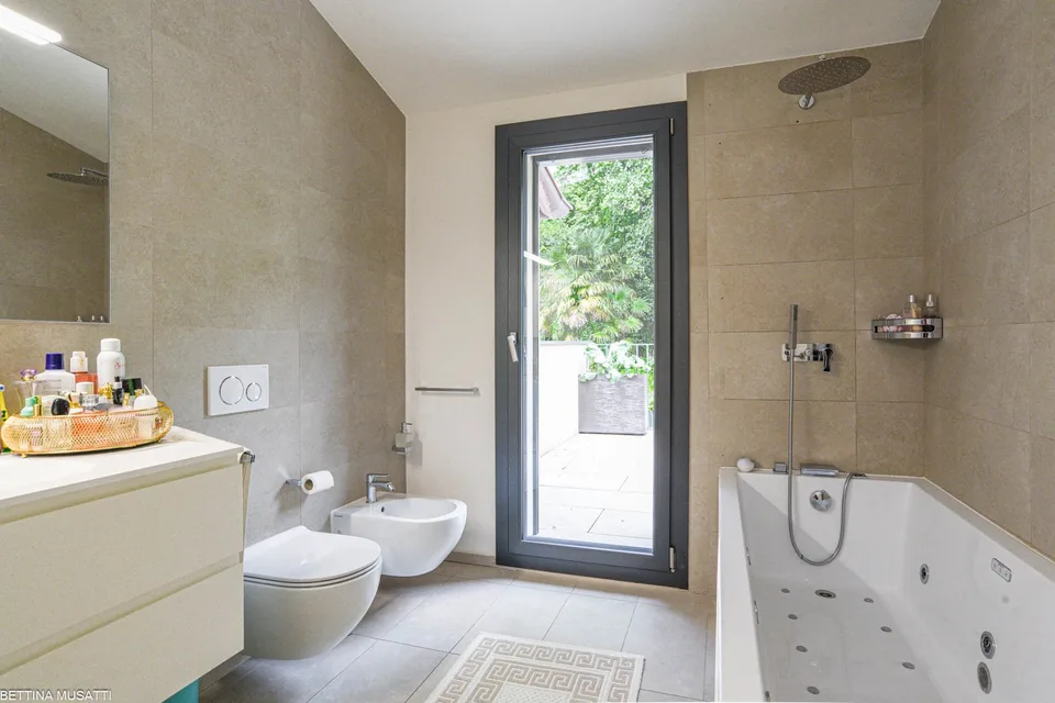 VACALLO – PENTHOUSE EXCLUSIF AVEC TERRASSES PANORAMIQUE ET JACUZZI DANS UN EMPLACEMENT PRESTIGIEUX – photo 11 sur 14