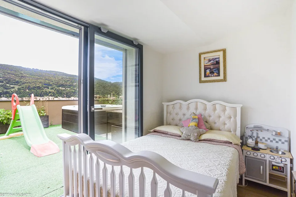 VACALLO – PENTHOUSE EXCLUSIF AVEC TERRASSES PANORAMIQUE ET JACUZZI DANS UN EMPLACEMENT PRESTIGIEUX – photo 12 sur 14
