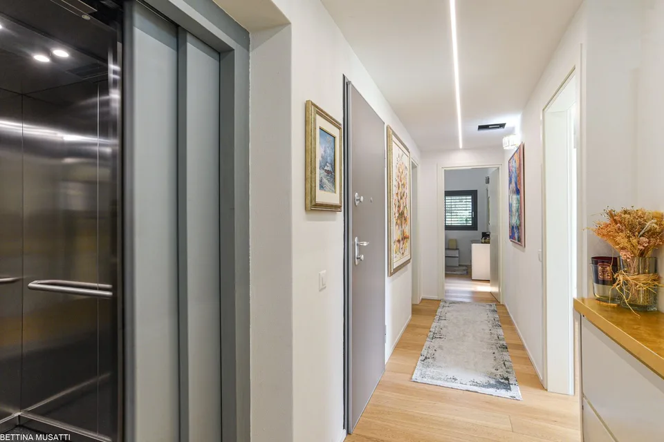 VACALLO – PENTHOUSE EXCLUSIF AVEC TERRASSES PANORAMIQUE ET JACUZZI DANS UN EMPLACEMENT PRESTIGIEUX – photo 9 sur 14