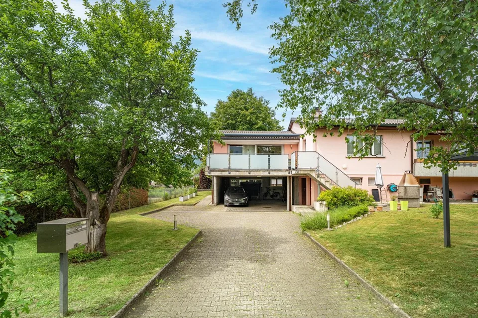 Charmante maison familiale à Courroux avec jardin et balcon