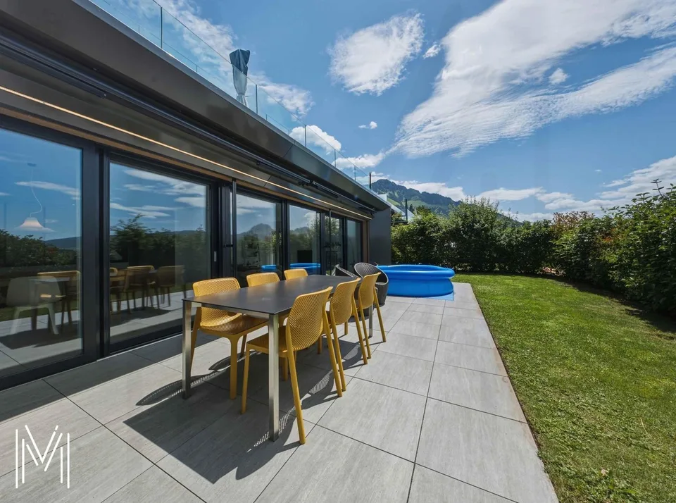 Außergewöhnliche 4.5-Zimmer-Dachgeschosswohnung mit Terrasse und privatem Garten