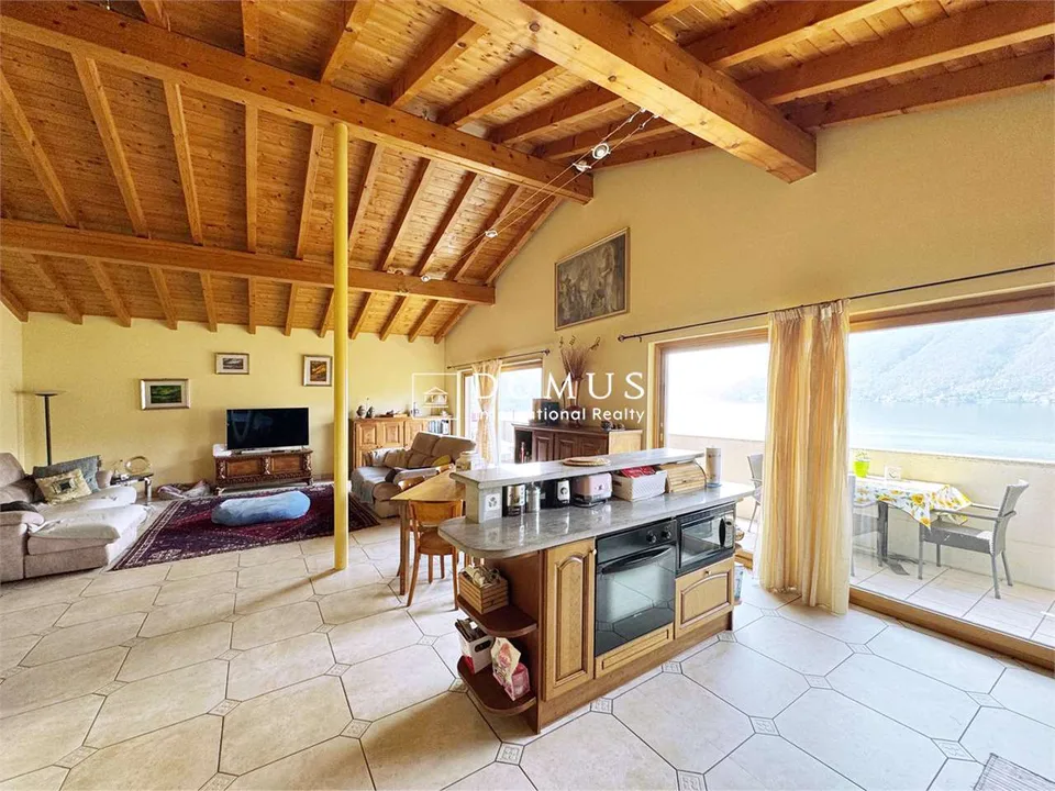 Villa con splendida vista lago