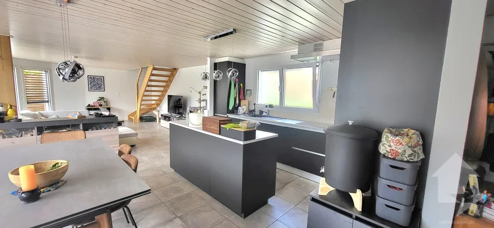 Villa / immeuble de 2 appartements 1x 3.5 pces en duplex + 1x studio