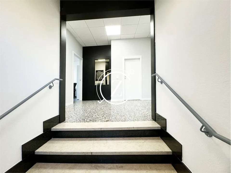 Komfortables Büro zum Verkauf im Zentrum von Chiasso